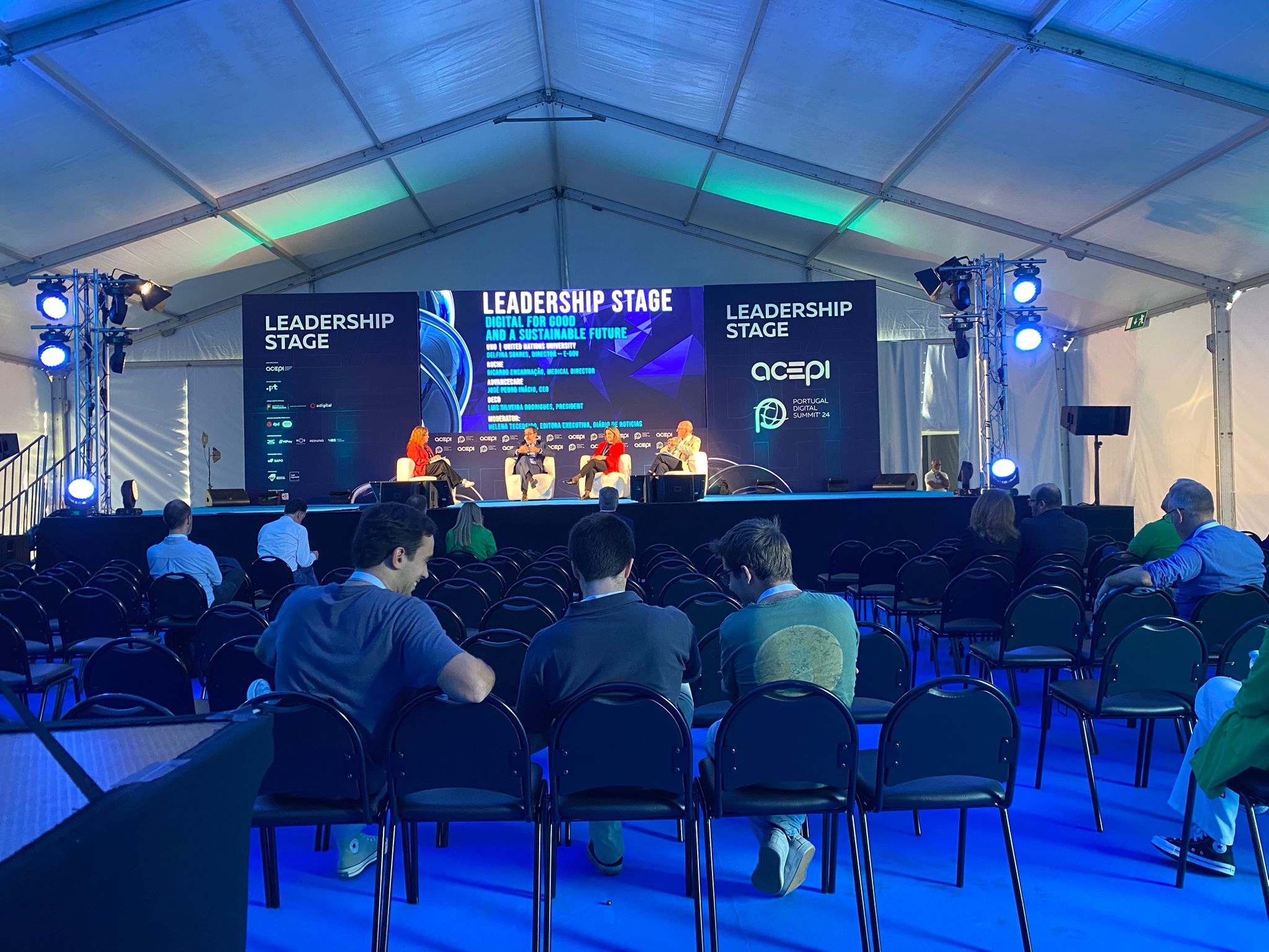 Alunos do Agrupamento Dr. Ginestal Machado no Portugal Digital Summit.